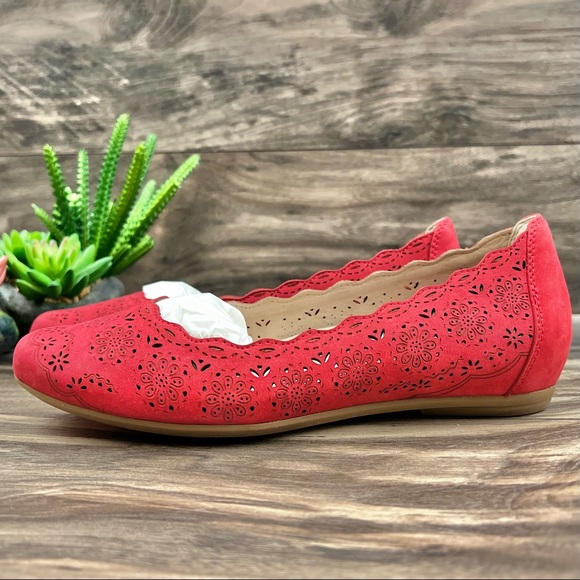 NIB Earthies Lindi Floral Laser Cut Scalloped Leather Ballet Flats Bright Red 7B - Picture 4 of 12